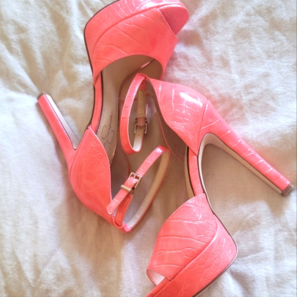 Heels - Picture 1 of 4